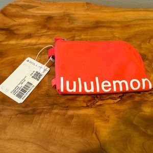 Lululemon clippable card pouch